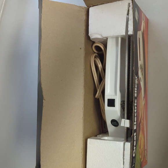 Vintage bread/meat electric slicer KMART - Picture 2 of 4